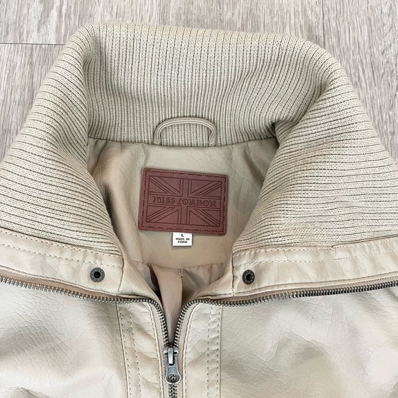 Miss London Y2K Vegan Faux Leather Tan Nude Moto Zip Jacket Size Large - Picture 4 of 7